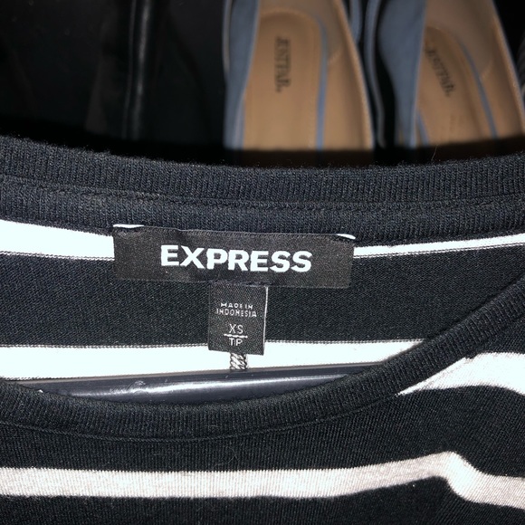 Express XS sleeveless top - Picture 2 of 3